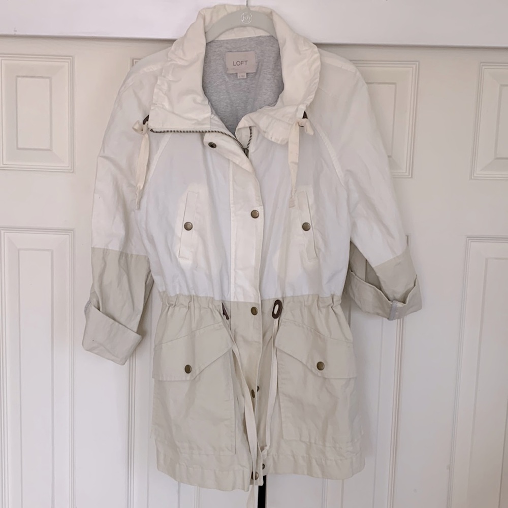 Ann Taylor Loft white and khaki spring/summer light cotton jacket
